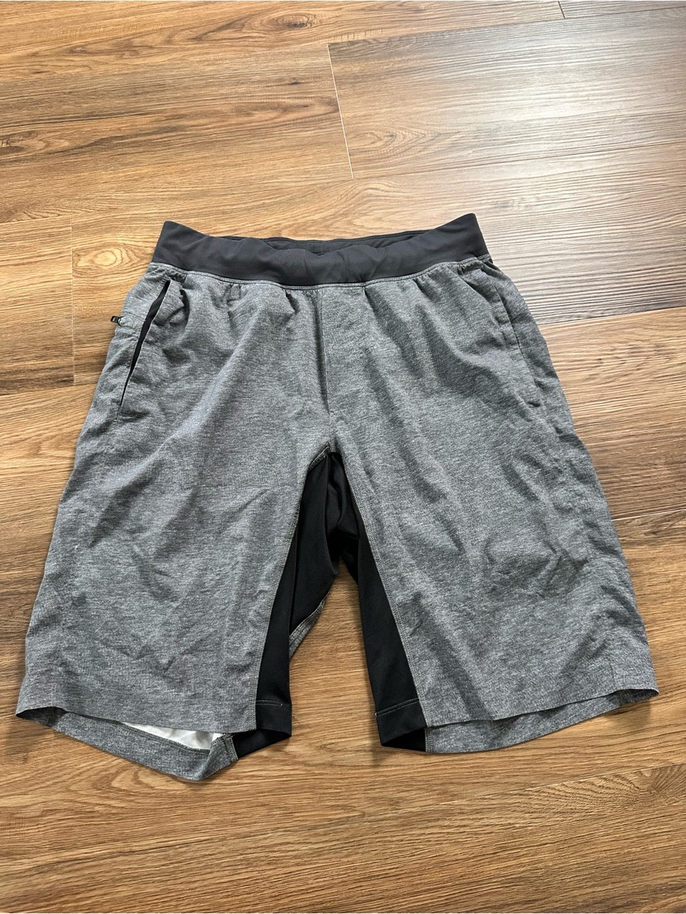 Lululemon T.H.E. Shorts Mens Medium Heather Gray Linerless 11 Inch Gym‎ Athletic